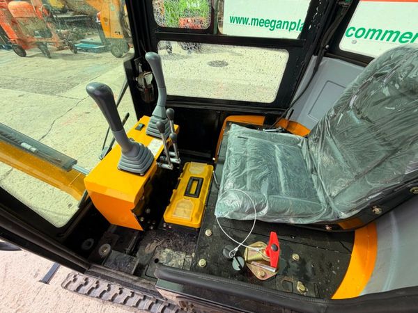 DIESEL  2026 JPC  Mini micro Digger....Full cab... 391805771
