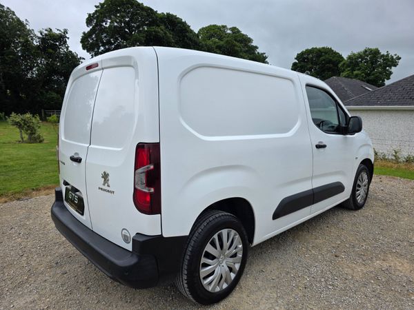 Peugeot Partner Professional 2019 391806726