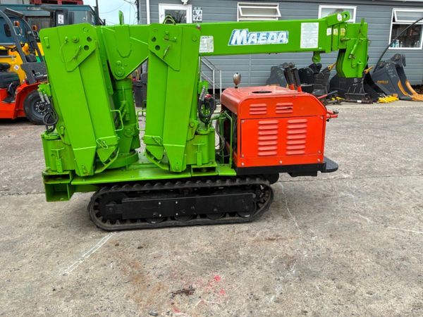 Asaka Self propelled rubber tracked spider crane.. 391963579