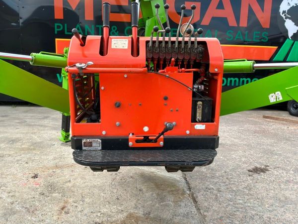 Asaka Self propelled rubber tracked spider crane.. 391963672