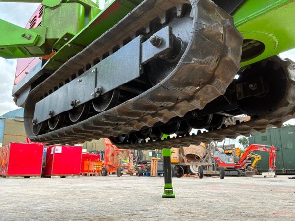 Asaka Self propelled rubber tracked spider crane.. 391963601