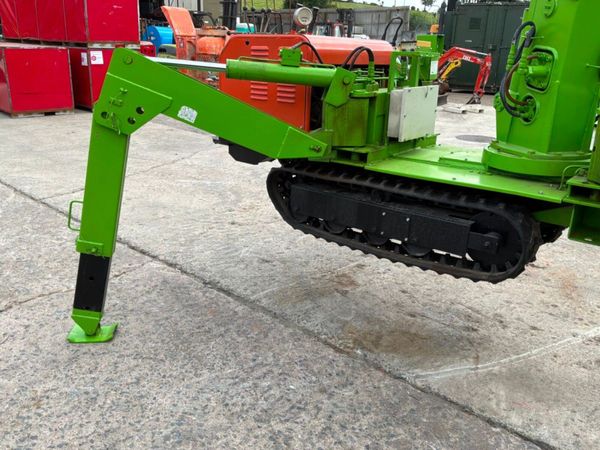 Asaka Self propelled rubber tracked spider crane.. 391963609