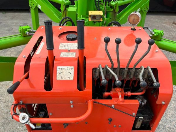 Asaka Self propelled rubber tracked spider crane.. 391963626