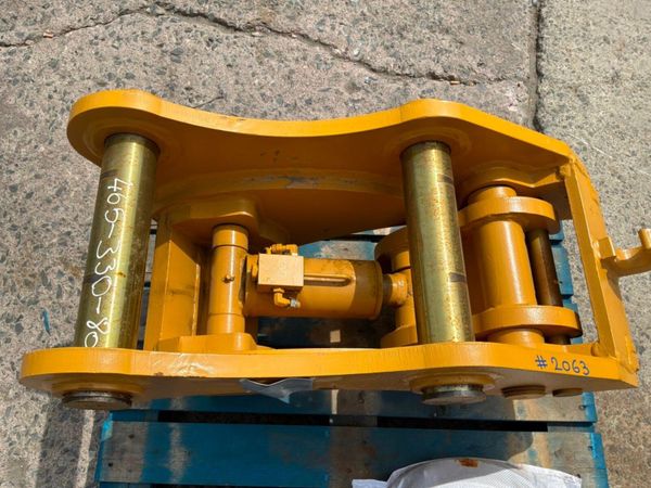 New / unused hydraulic quick hitch.........80mm... 391938967