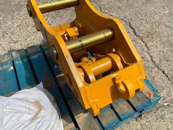 New / unused hydraulic quick hitch.........80mm... 391938968