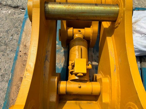 New / unused hydraulic quick hitch.........80mm... 391938973