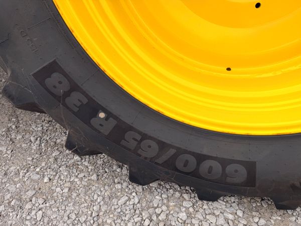 2023 John Deere 6R120 & Q4M Loader 392016384