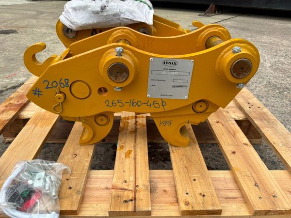 New / unused hydraulic quick hitch.....45mm pins.. 392021651