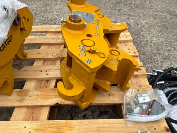 New / unused hydraulic quick hitch.....45mm pins.. 392021664