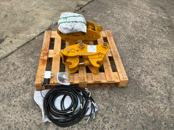 New / unused hydraulic quick hitch.....45mm pins.. 392021672