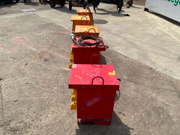 400v / 110v site distribution transformer box..938 392029448