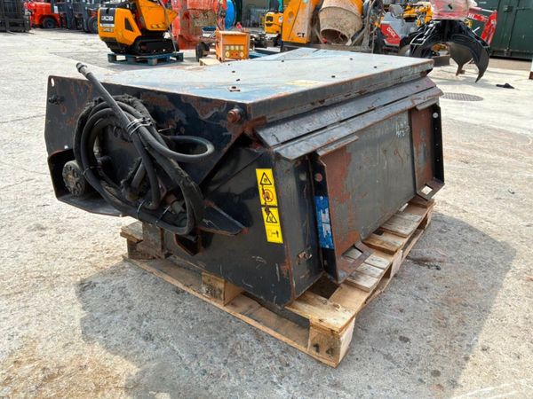 Bobcat skid steer / sweeper collector road brush.. 392029402