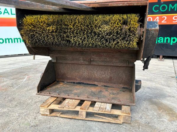 Bobcat skid steer / sweeper collector road brush.. 392029411