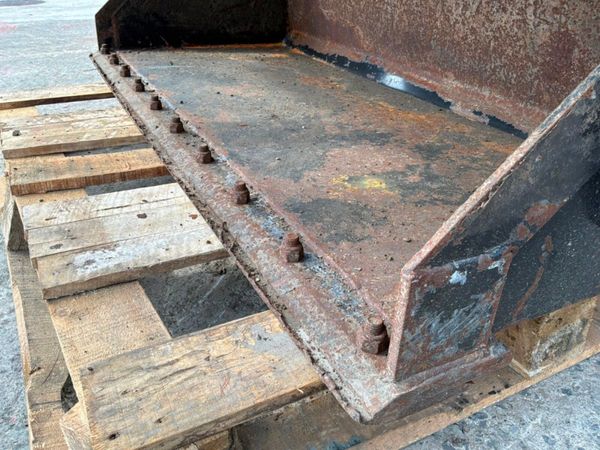 Bobcat skid steer / sweeper collector road brush.. 392029414