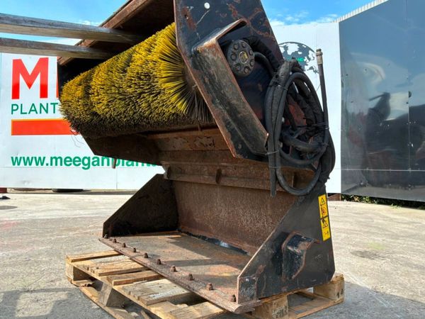 Bobcat skid steer / sweeper collector road brush.. 392029416