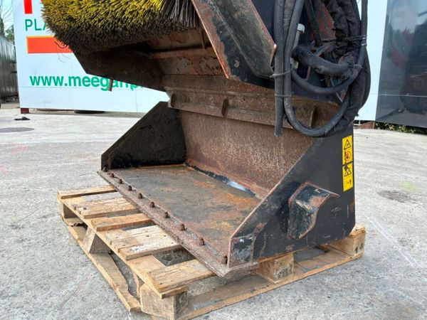 Bobcat skid steer / sweeper collector road brush.. 392029417