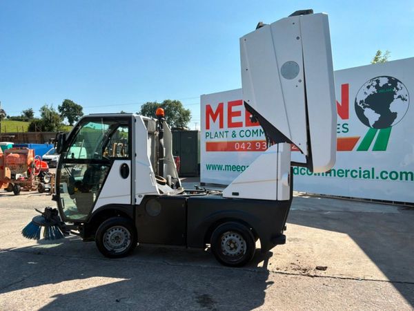 2020 bucher Cc1300 City road sweeper.....2026 hour 392151590