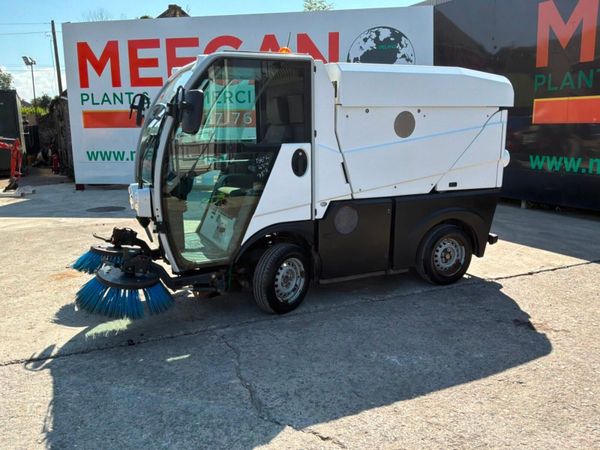 2020 bucher Cc1300 City road sweeper.....2026 hour 392151509