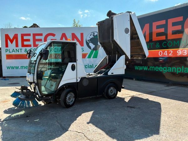 2020 bucher Cc1300 City road sweeper.....2026 hour 392151515