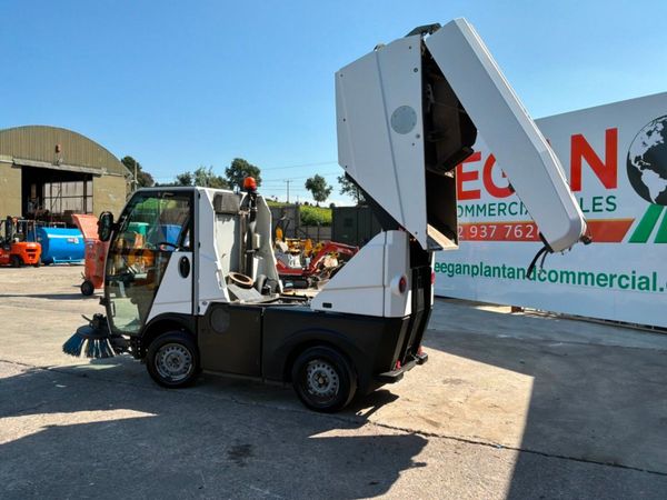 2020 bucher Cc1300 City road sweeper.....2026 hour 392151523