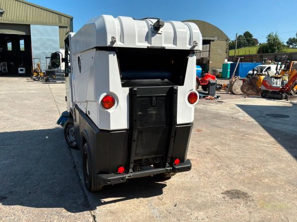 2020 bucher Cc1300 City road sweeper.....2026 hour 392151659