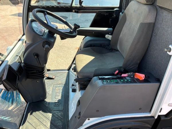 2020 bucher Cc1300 City road sweeper.....2026 hour 392151683