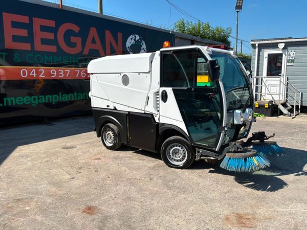 2020 bucher Cc1300 City road sweeper.....2026 hour 392151627