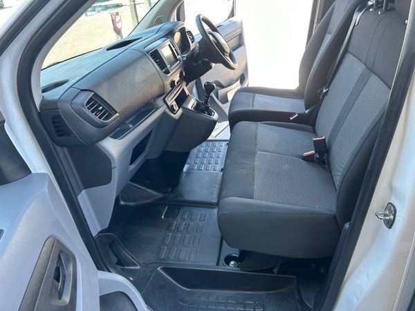 VAUXHALL VIVARO 2.0D 145 BHP VRT INC NO VAT 392172653