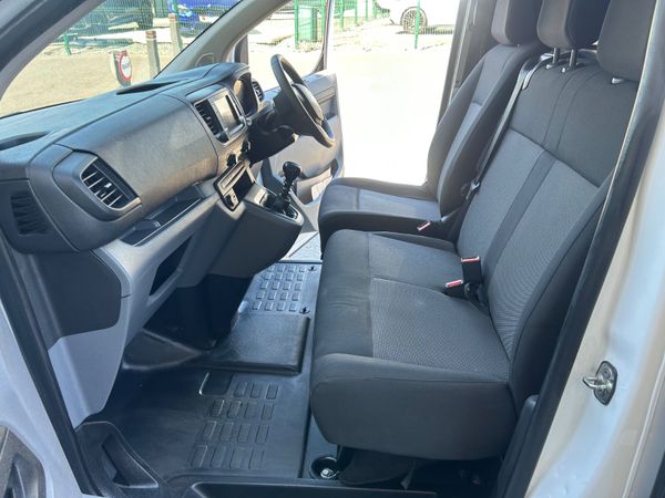 VAUXHALL VIVARO 2.0D 145 BHP VRT INC NO VAT 392172655