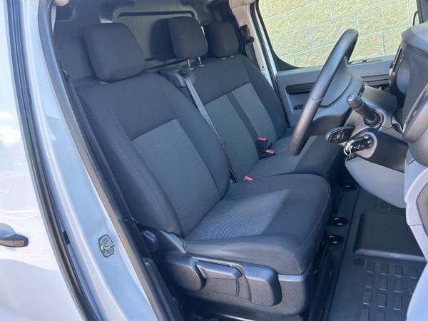 VAUXHALL VIVARO 2.0D 145 BHP VRT INC NO VAT 392172657