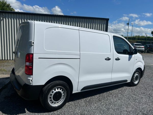 VAUXHALL VIVARO 2.0D 145 BHP VRT INC NO VAT 392172639