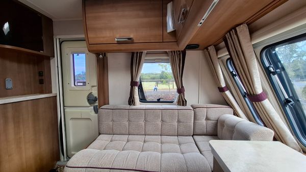 Elddis Affinity island bed caravan 392112001