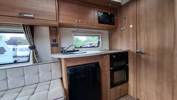 Elddis Affinity island bed caravan 392112004