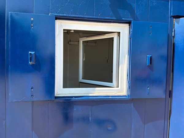 20ft x 8ft portable site office / canteen, cabin.. 392133138