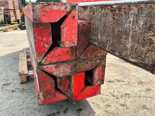 2.7mts x 300mm Peri shuttering internal corner pan 392241033