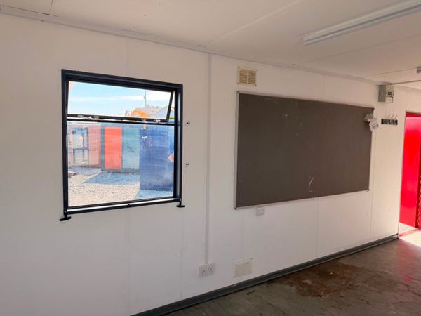 32 x 10 site office cabin ...full open plan .....2 392299141