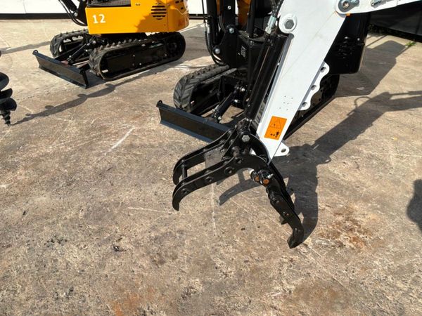 New / unused 1000kg mini / micro digger....2950 eu 392299189