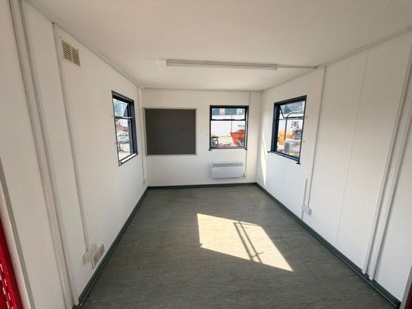 32 x 10 site office cabin ...full open plan .....2 392299132
