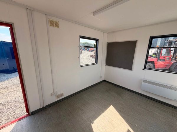 32 x 10 site office cabin ...full open plan .....2 392299133
