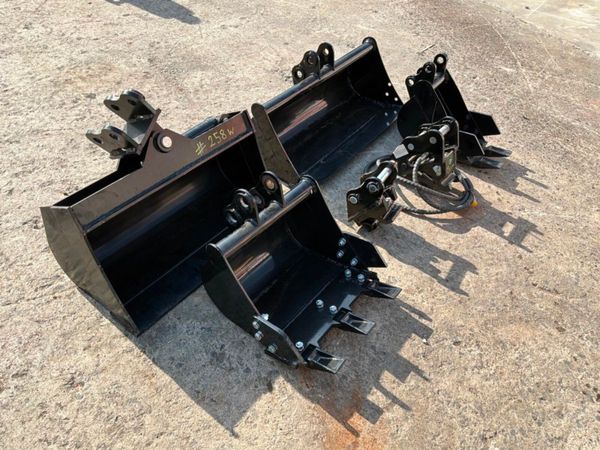 New / unused 1000kg mini / micro digger....2950 eu 392299205