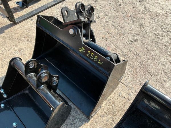 New / unused 1000kg mini / micro digger....2950 eu 392299211