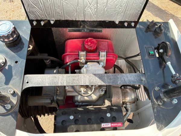 New / unused 1000kg mini / micro digger....2950 eu 392299218