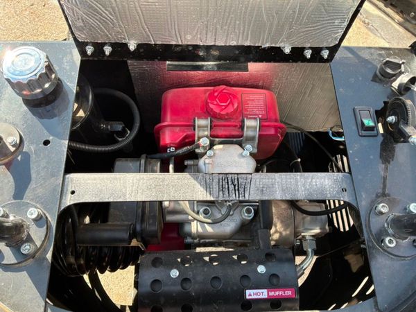 New / unused 1000kg mini / micro digger....2950 eu 392299221