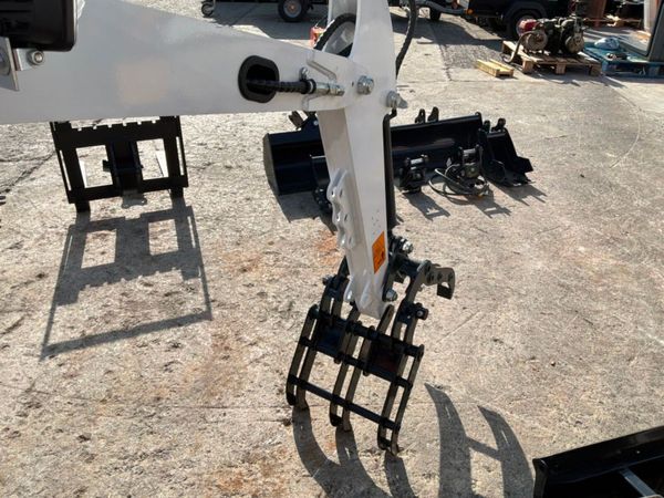 New / unused 1000kg mini / micro digger....2950 eu 392299222