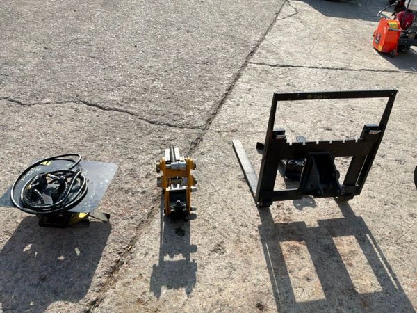 New / unused 1000kg mini / micro digger....2950 eu 392299228