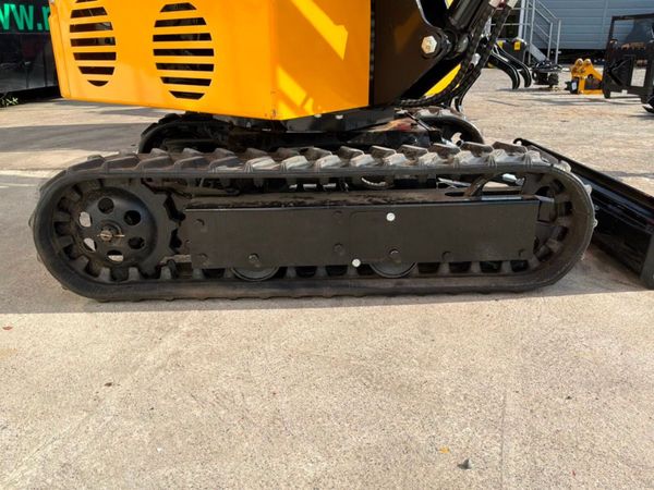 New / unused 1000kg mini / micro digger....2950 eu 392299232