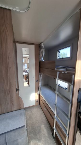 Swift Archway 6 berth 392357586