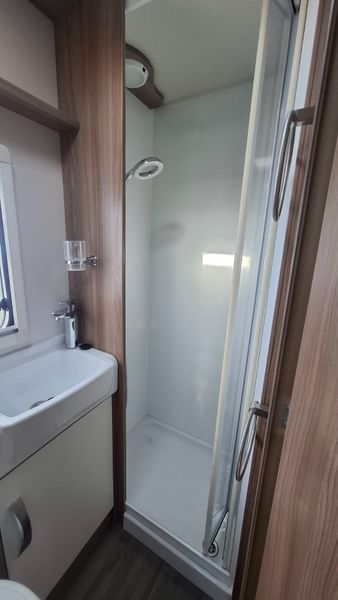 Swift Archway 6 berth 392357593