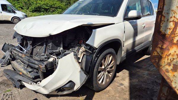 2014 VOLKSWAGEN TIGUAN 2.0 DIESEL FOR BREAKING! 392385236