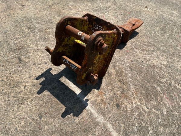 Mini digger Ripper tooth attachment......30mm pins 392387959